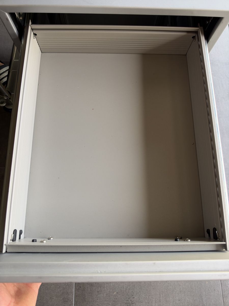 Armadi: Aktenschrank rollbar/abschliessbar – Usato da Schlosswil venduto da L_F 1