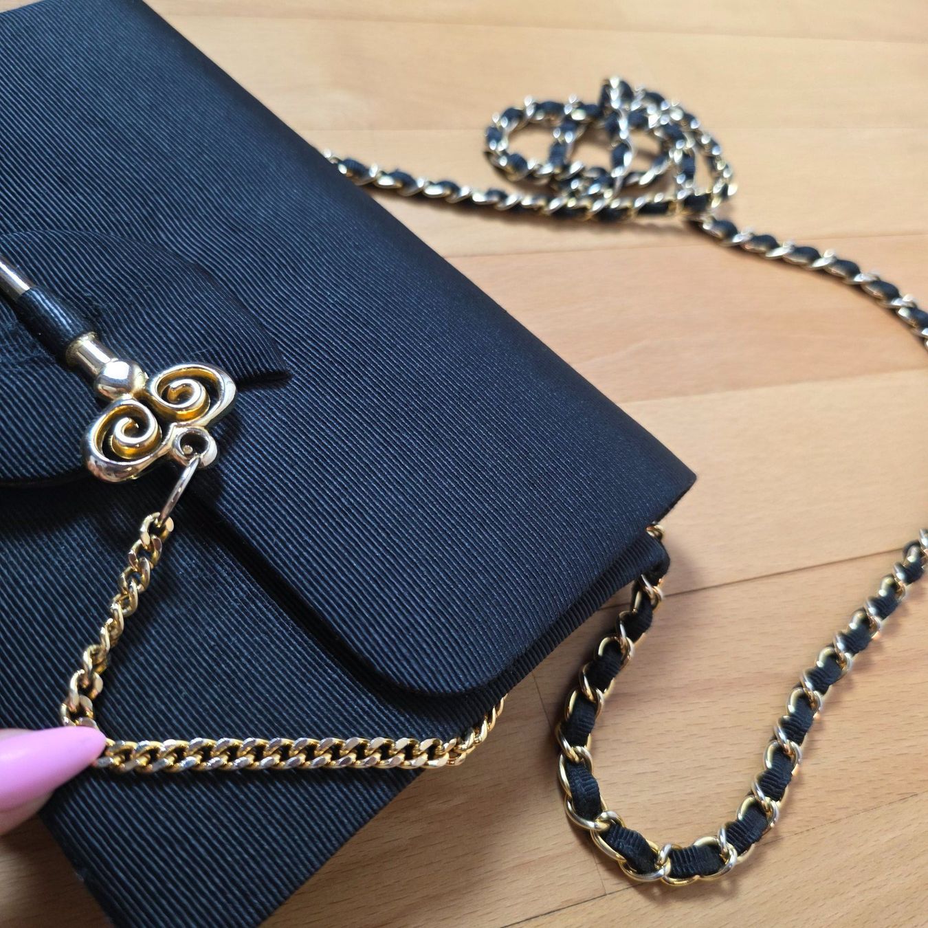 Borse da donna: Vintage schwarze elegante Tasche mit Kette – Usato da Wald ZH venduto da CapLux 3