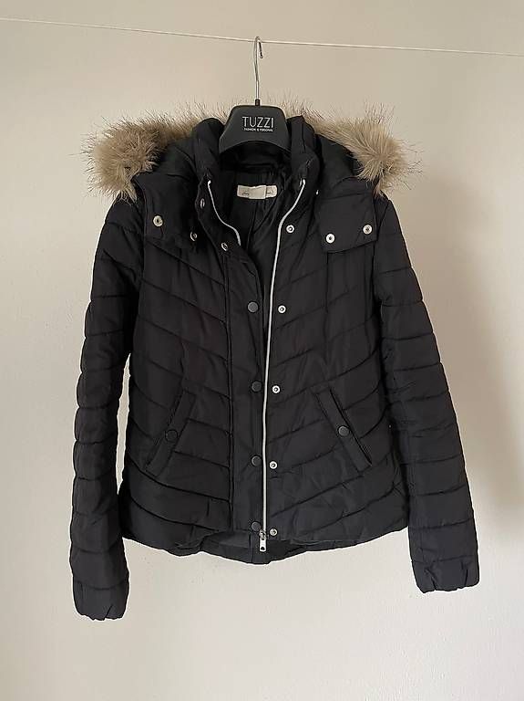 Giacche: Steppjacke von H&M - Grösse 36 - Farbe Schwarz – Usato da Thörishaus venduto da ama_9dbt
