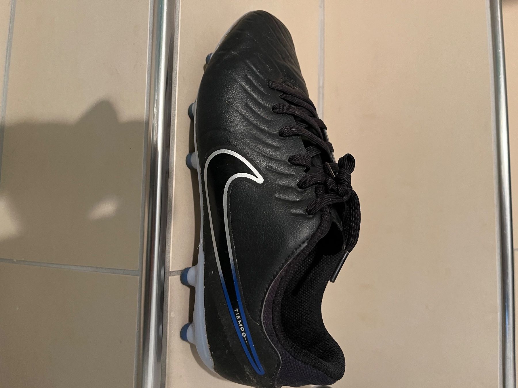 Nike Schuhe für Jungen: Fussballschuhe Grösse 38.5 – Gebraucht aus schönenwerd von klupci 3