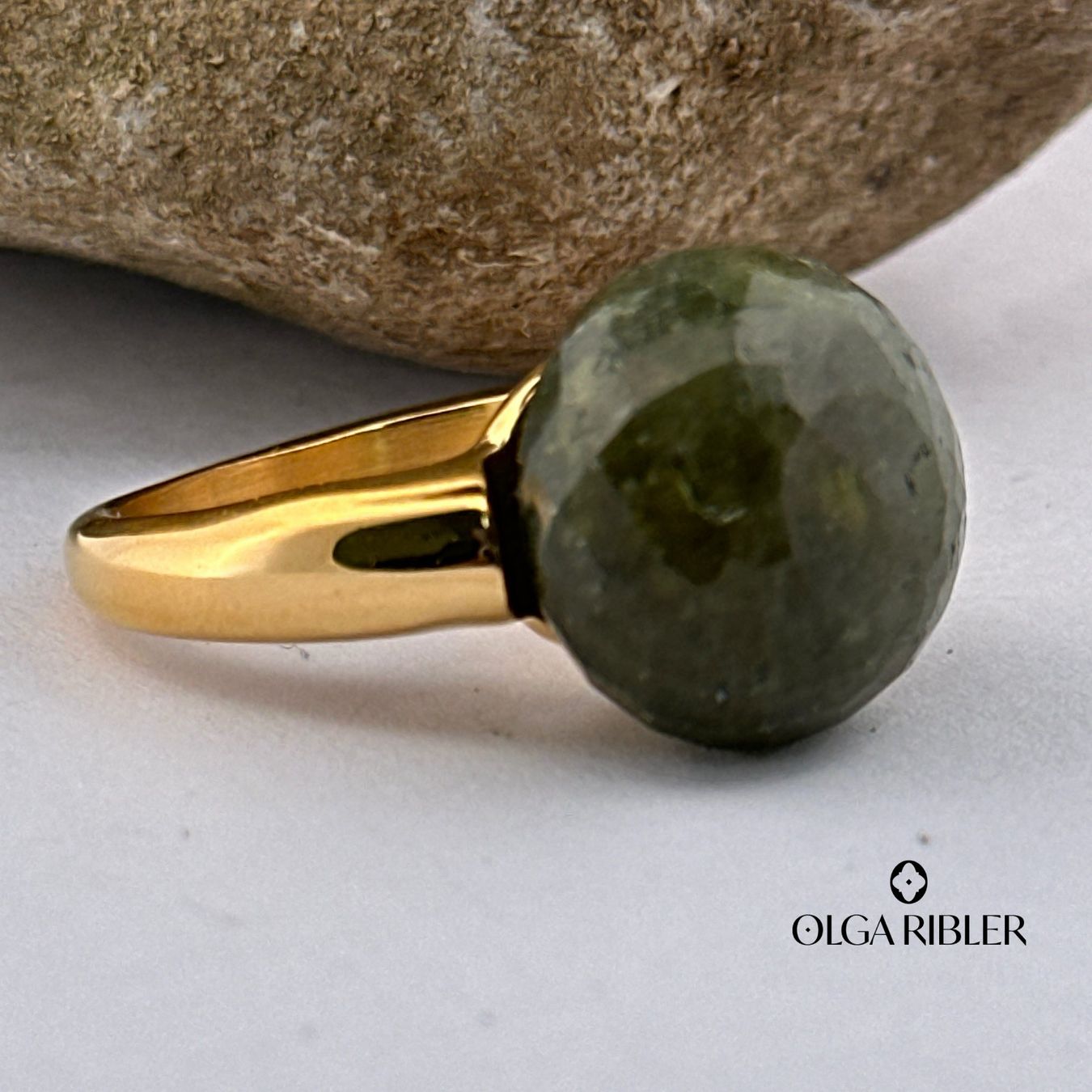 Olga Ribler Bagues: Edelstahl Ring mit Vesuvianite Ringgrösse 58 – Neuf (Voir description) à Luzern par Schmuckoutlet 3