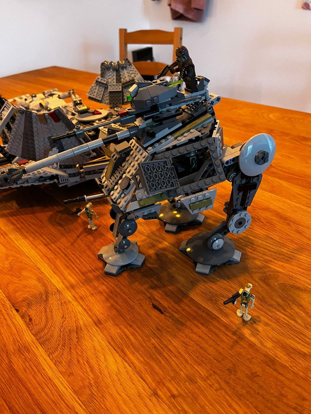 Lego Statuette: Lego Millenium Falcon + X-Wing + AT-AP Walker – Usato da St. Gallen venduto da Baao 3