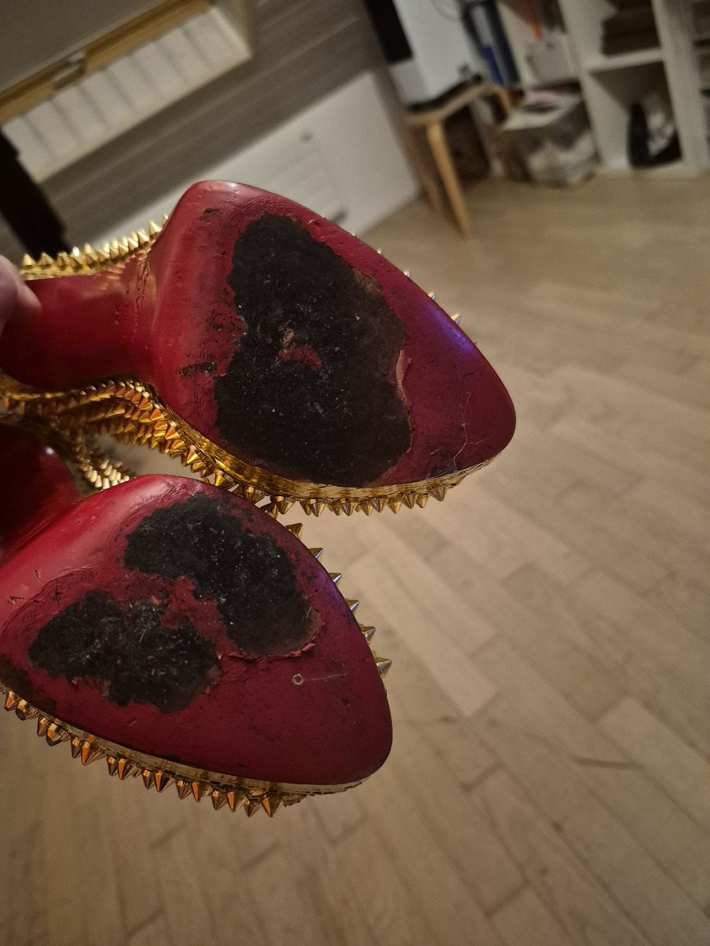 Christian Louboutin Damenschuhe: Louboutin dorées t39 – Gebraucht aus Lausanne von Mau 4