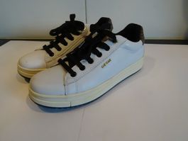 Sehr schönen Sneakers GEOX (wie Neu), Grösse 34