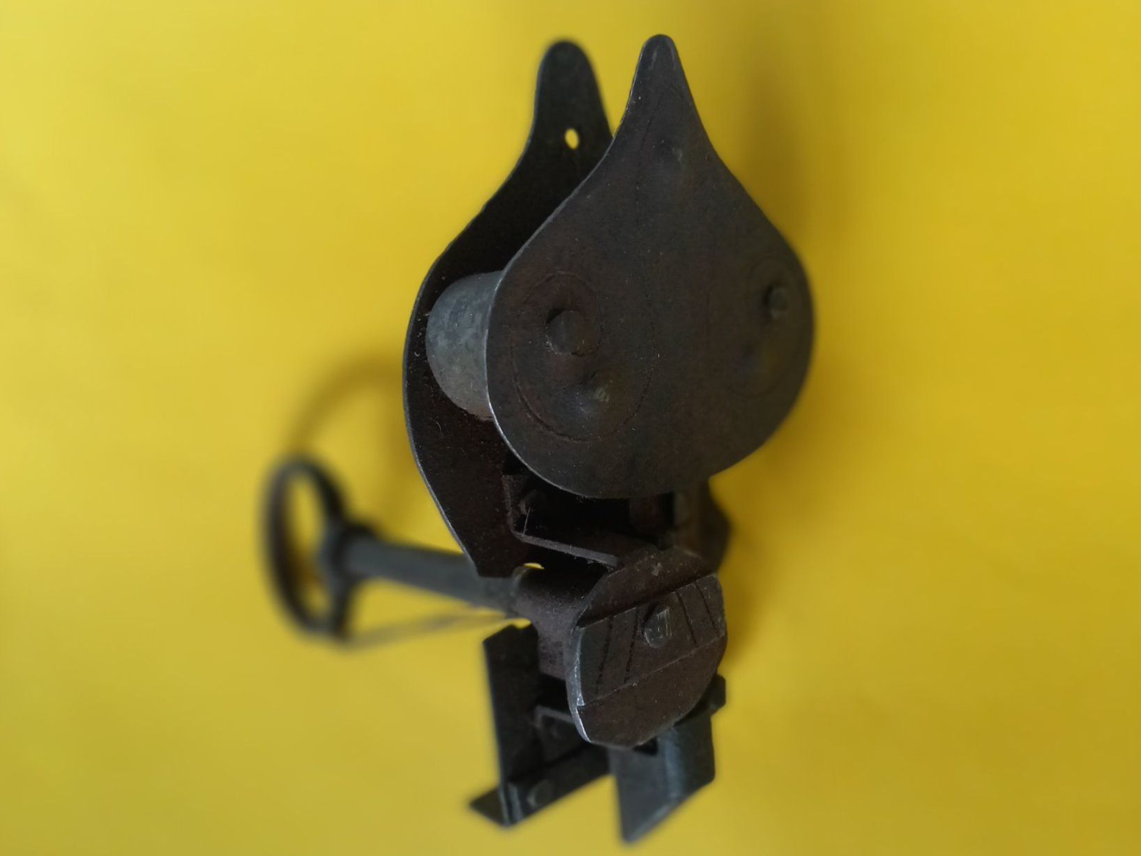 Lucchetti: Serrure ancienne de coffre en fer forgé avec sa clef – Usato da Rossens FR venduto da Souris1 8