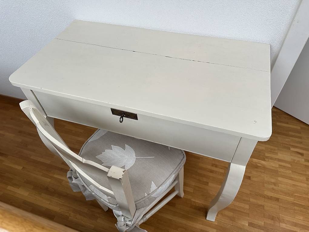 Tische: Table avec chaise en bois peint - Style vintage – Gebraucht aus Gletterens von mar_n29j 3