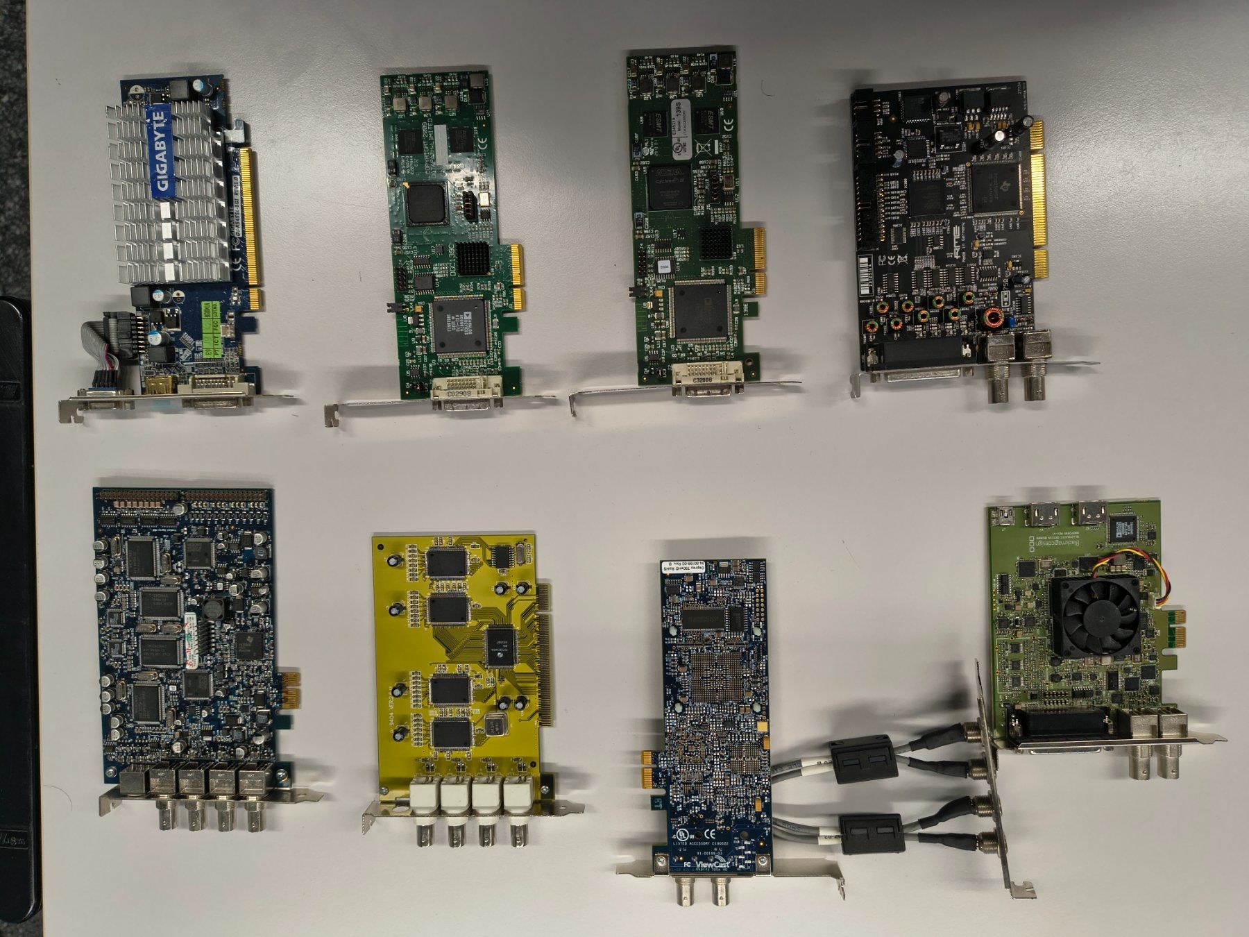 Componenti elettronici: 8x Video Capture Karten – incl. 2x Datapath VisionRGB-E1S – Usato da Martigny venduto da mae_ss6r 1