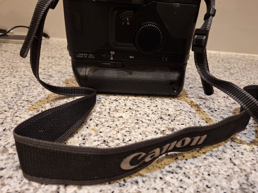 Canon EOS-1 N RS analoge Profikamera 4