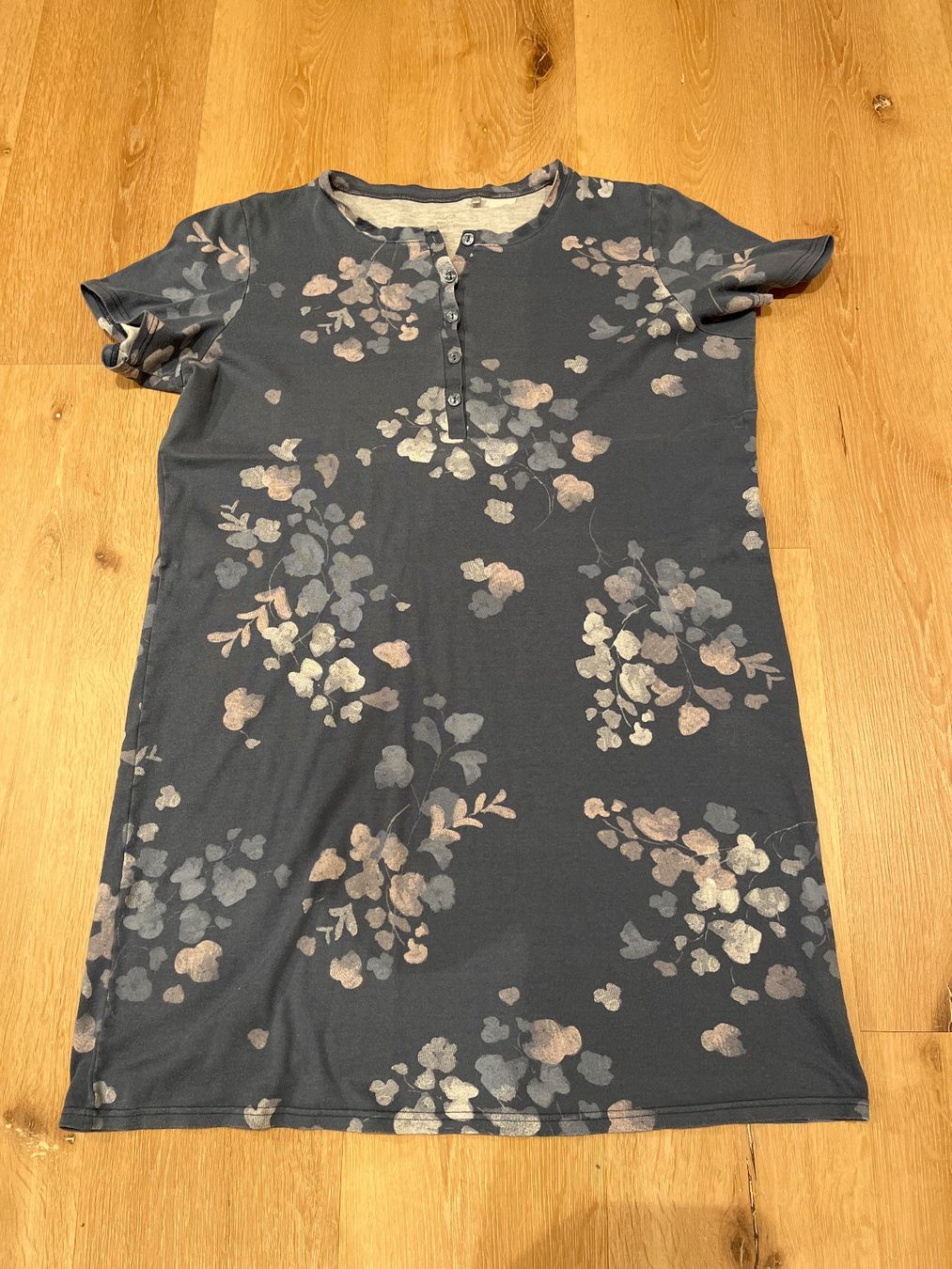 Calida Negligees & Pyjamas: Calida Nachthemd – Gebraucht aus Staldenried von Mermaids