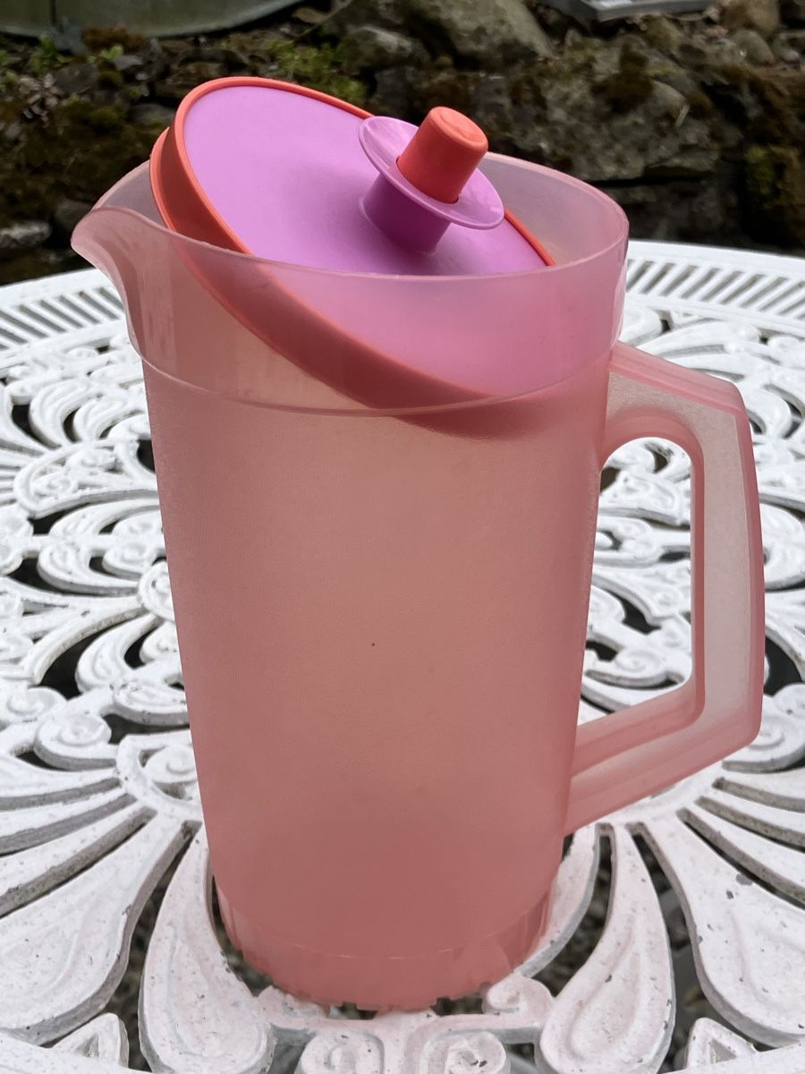 Tupperware Contenitori & Simili: Tupperware Getränkekrug 1 Lt Top Zustand – Usato da Oberrüti venduto da Jomaru