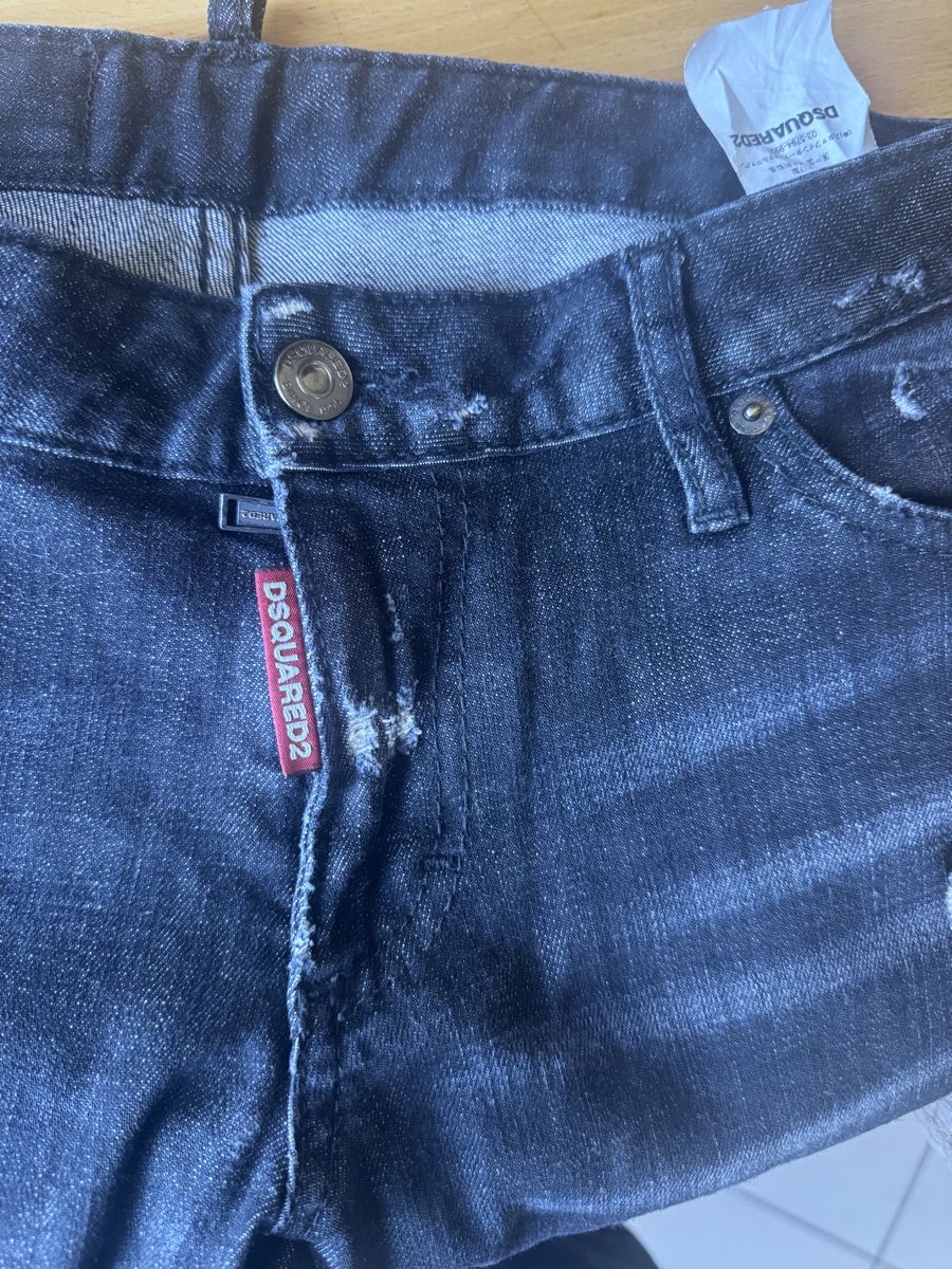 Dsquared2 Pantaloni: Jeans Dsquared2 noir délavé, taille 40 - Style Unique!  – Usato da Bern venduto da Picatcho