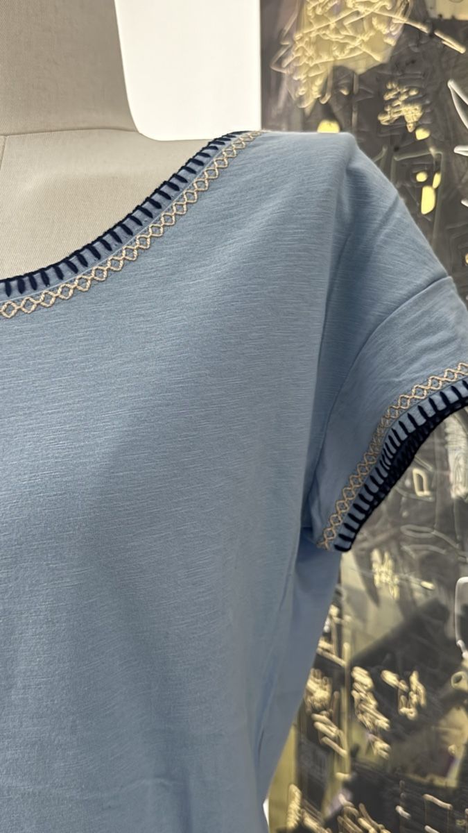 T-shirt: Damen T-Shirt hellblau  – Nuovo (secondo la descrizione) da Mörigen venduto da TimelessFinds 1