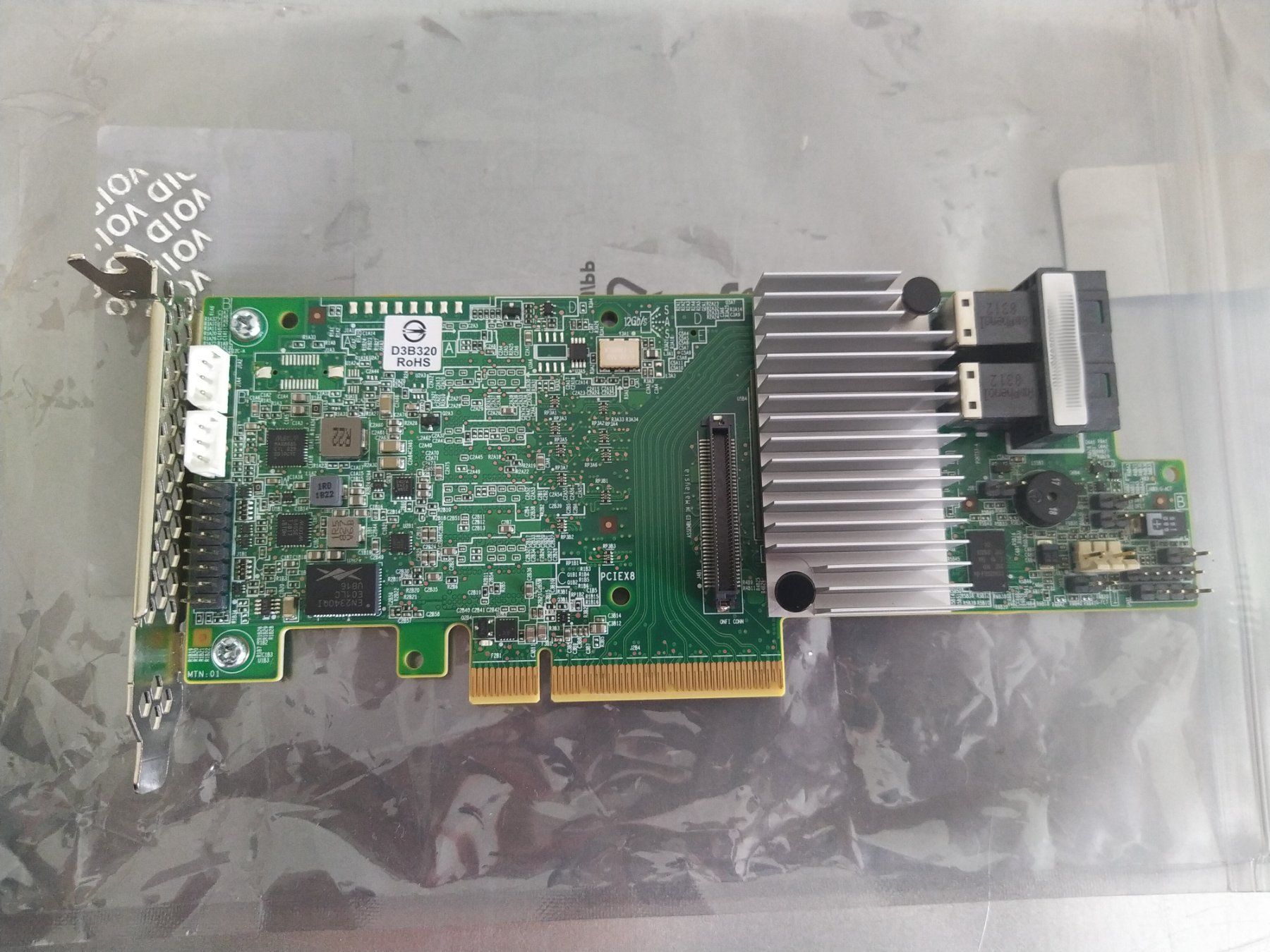 Hewlett Packard Unità & Adattatore: LSI Broadcom 9361-8i RAID Controller PCIe x8 3.0 1GB SAS/SAT – Usato da Niederwil AG venduto da red.santa 1