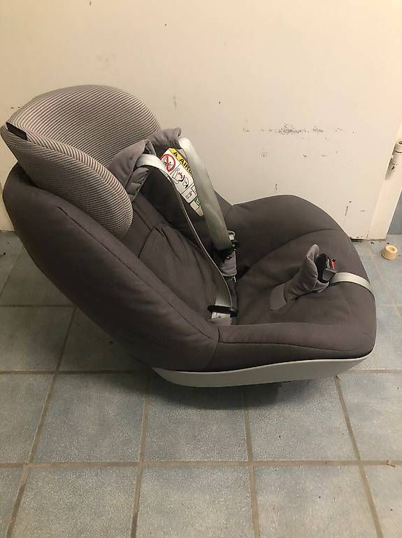 Seggiolini per auto: Maxi Cosi Two Way Pearl mit Station – Usato da Gossau SG venduto da Stefane9119 2