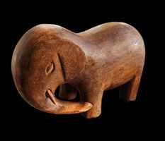 Elephant esculptee en bois