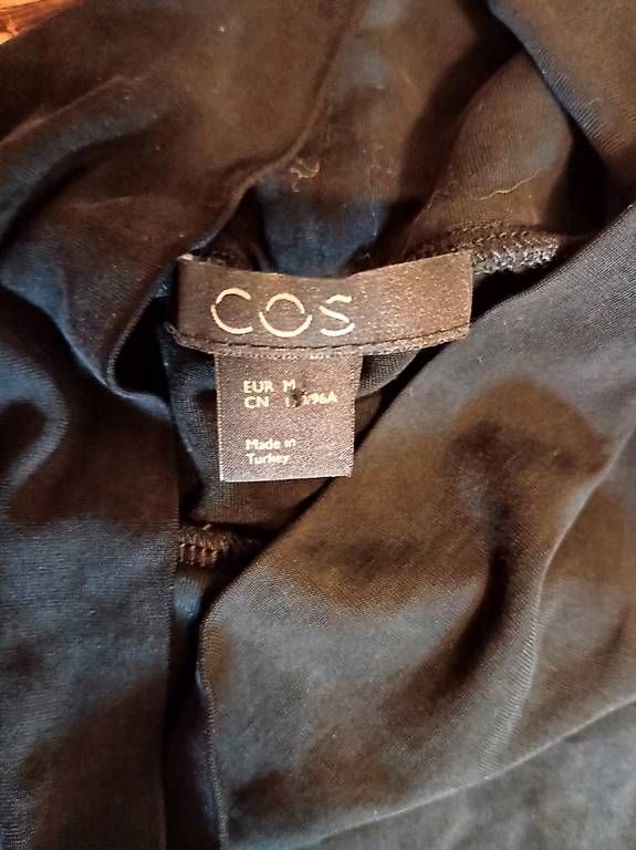 Cos Maglioni & Felpe: Rollkragenpulli von Cos aus Cupro – Usato da Zürich venduto da Melianea 1