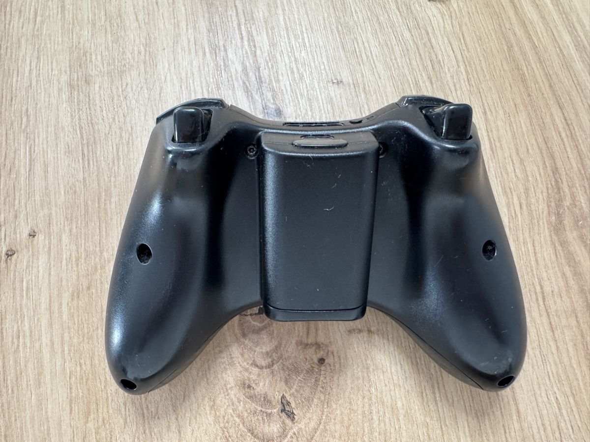Manettes: Microsoft Xbox 360 Wireless Controller schwarz gebraucht – D'occasion à Biberist par etesummer 1