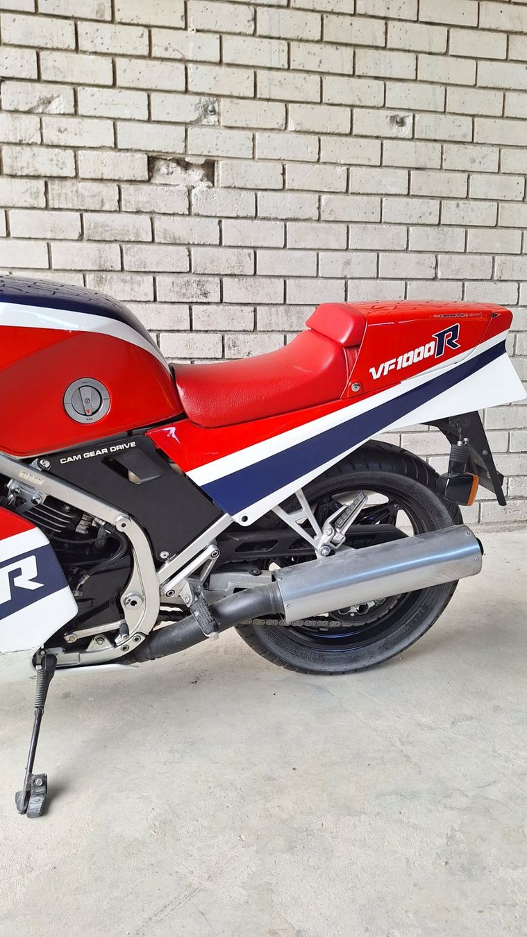 Honda Strasse: Honda VF1000R/E Unfallmaschiene – Defekt aus Zwingen von lahonda11 7