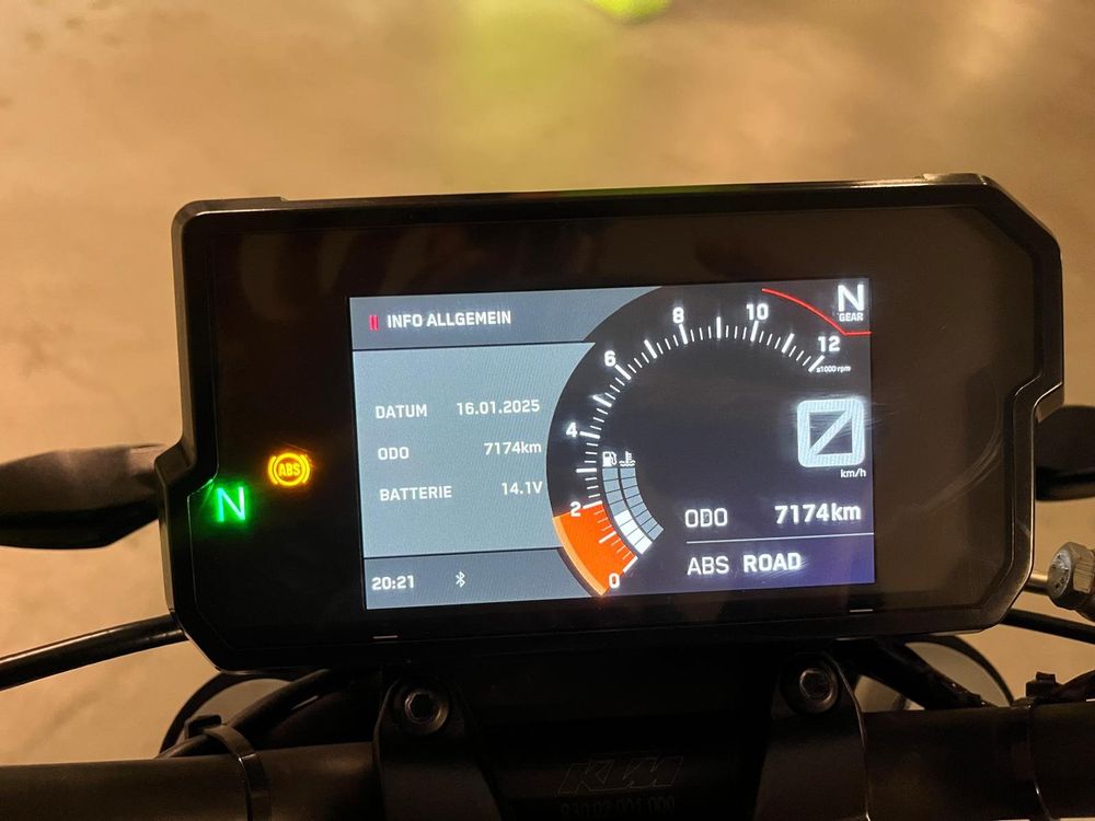 KTM Strada: KTM 125 Duke mit einzigartigem Decor – Usato da Weiningen ZH venduto da MellRo.54 4