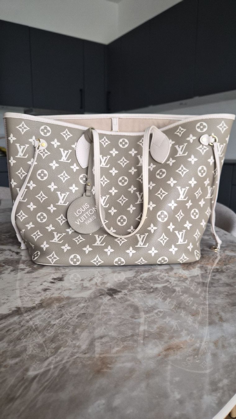 Louis Vuitton Taschen für Damen: Louis Vuitton Neverfull MM / Spring 2022 – Gebraucht aus Busswil BE von myammee01
