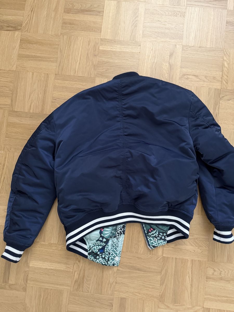 Tommy Hilfiger Jacken: Tommy Hilfiger Bomberjacke 2-seitig Grösse S – Gebraucht aus Bern von al.essia 3