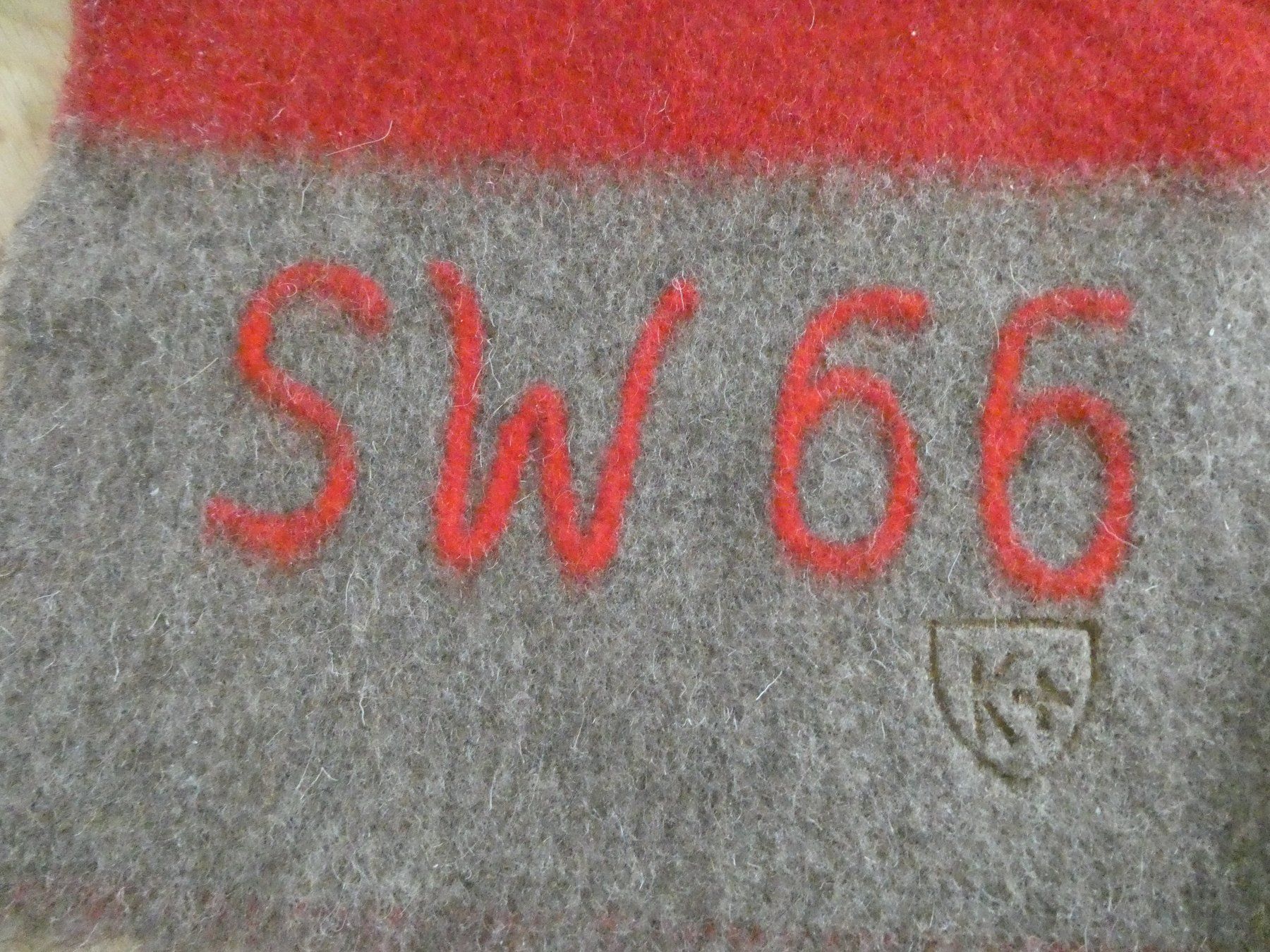 Schweizer Armee Coperte: Original Schweizer Armee Decke aus Wolle 200x145cm – Usato da Zürich venduto da ursinas-shop 1