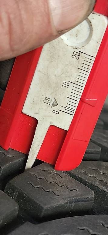 Pneumatici & Ruote complete: 215/65R16C 109/107T – Usato da Fehraltorf venduto da Werkstatt85 4