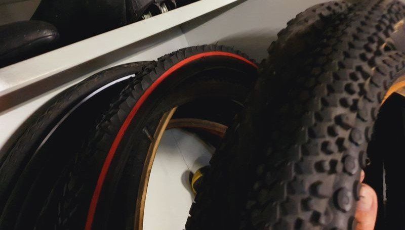 Ersatzteile: Velo Reifen – Gebraucht aus Winterthur von Epi52 2