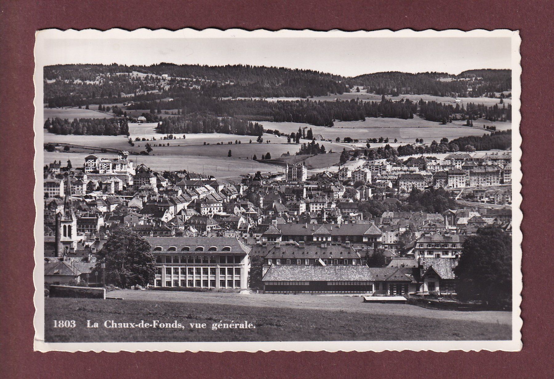 Cartoline postali: LA CHAUX-DE-FONDS - Vue générale – Usato da Pully venduto da nicecards
