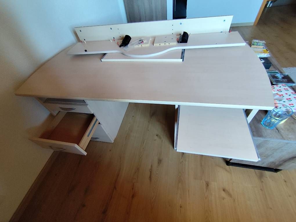 Schreibtische: Schöner Schreibtisch – Gebraucht aus Nussbaumen TG von ver_6mmy 2