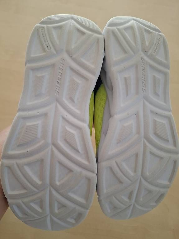 Skechers Scarpe per ragazzi: Skechers Lights Gr. 32 neuwertig – Nuovo (secondo la descrizione) da Männedorf venduto da Einhornmama 1