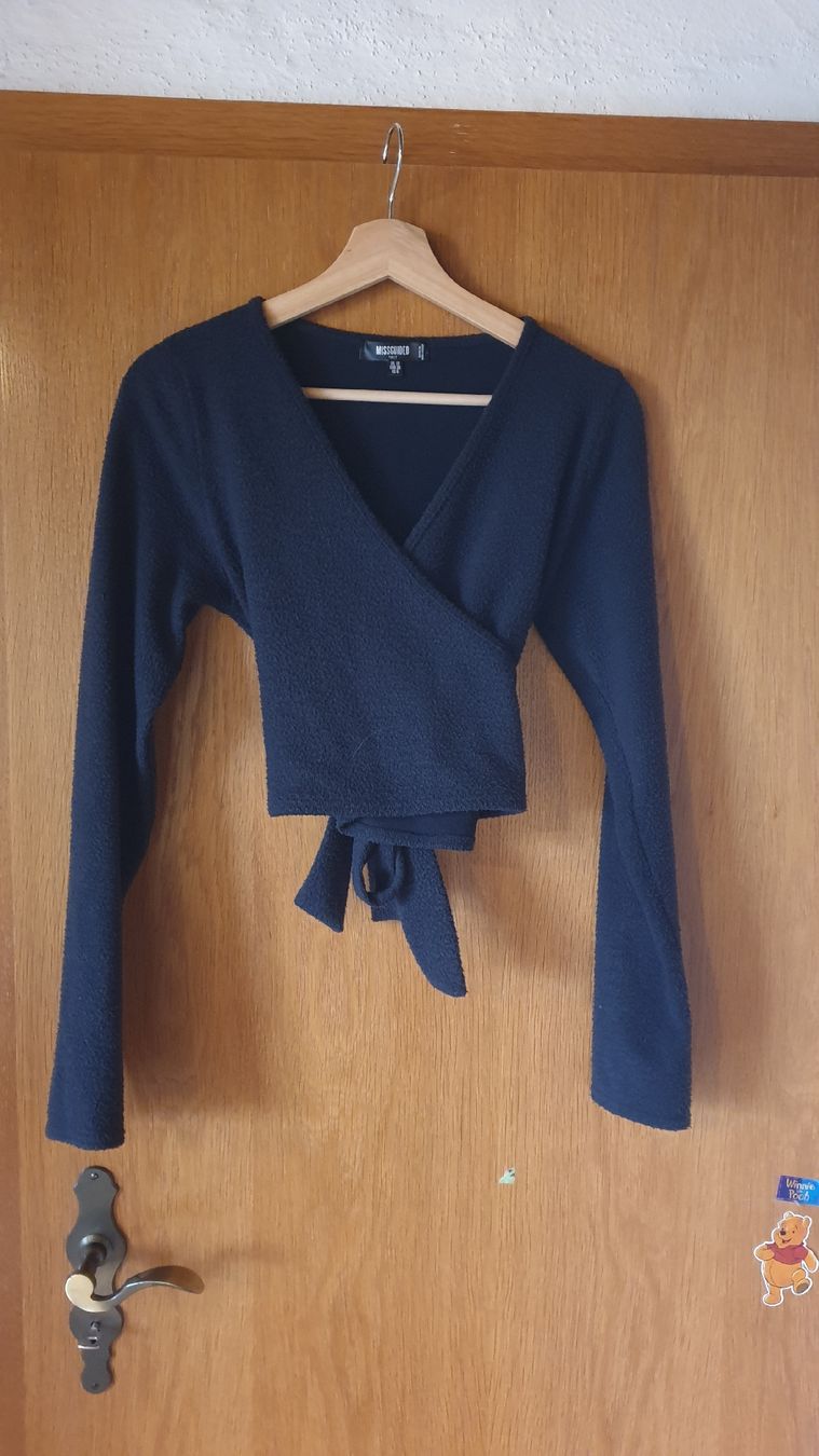 Maglioni & Felpe: Schwarzer Wickelpulli Grösse 38 Missguided – Usato da Gränichen venduto da mic_x2zf 5