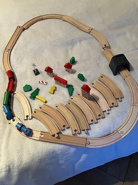 Giocattoli: Holzeisenbahn – Usato da Zürich venduto da Horse5