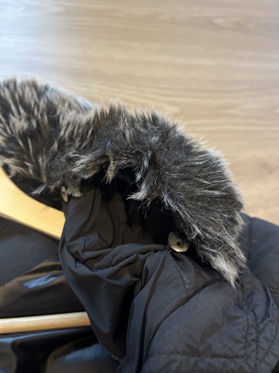 Calvin Klein Cappotti: Warm Winter Jacket with Fur, Calvin Klein – Usato da Adliswil venduto da Sale12 5