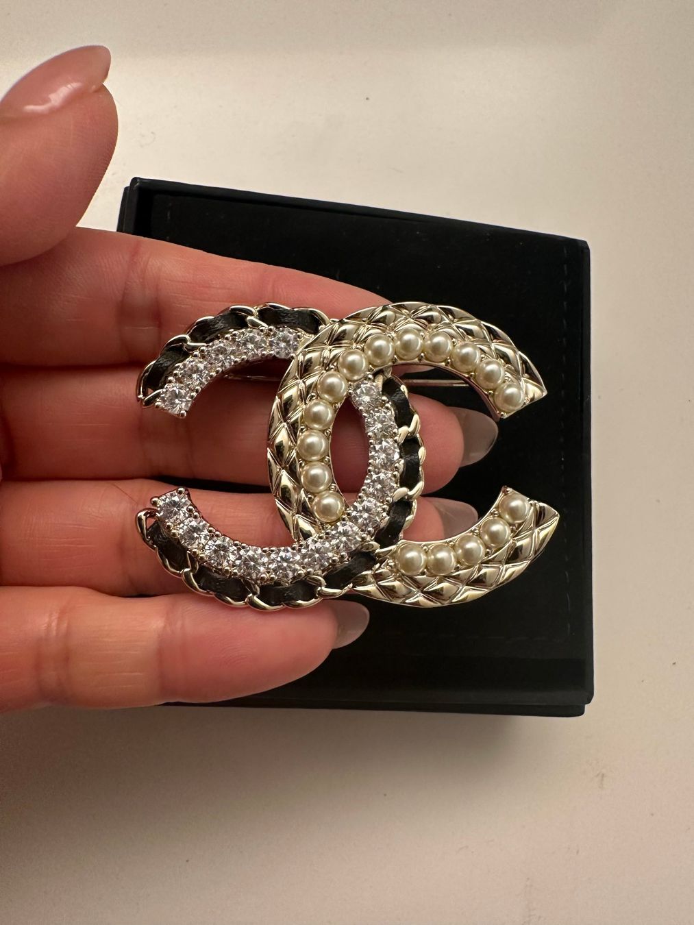 Chanel Broches & Aiguilles: Chanel Brosche – D'occasion à Steinmaur par regenbogen052 1
