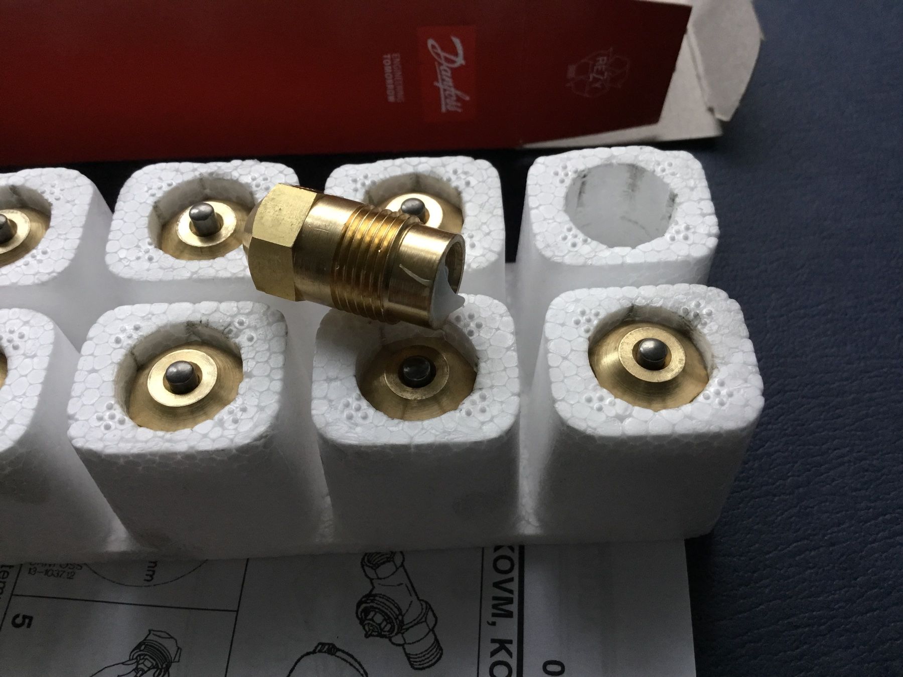 Radiatori: Danfoss Stopfbuchse zu RA/V und RA/VL,ventilen – Nuovo e nell'imballaggio originale da St. Margrethen SG venduto da alfapeugeot10 2