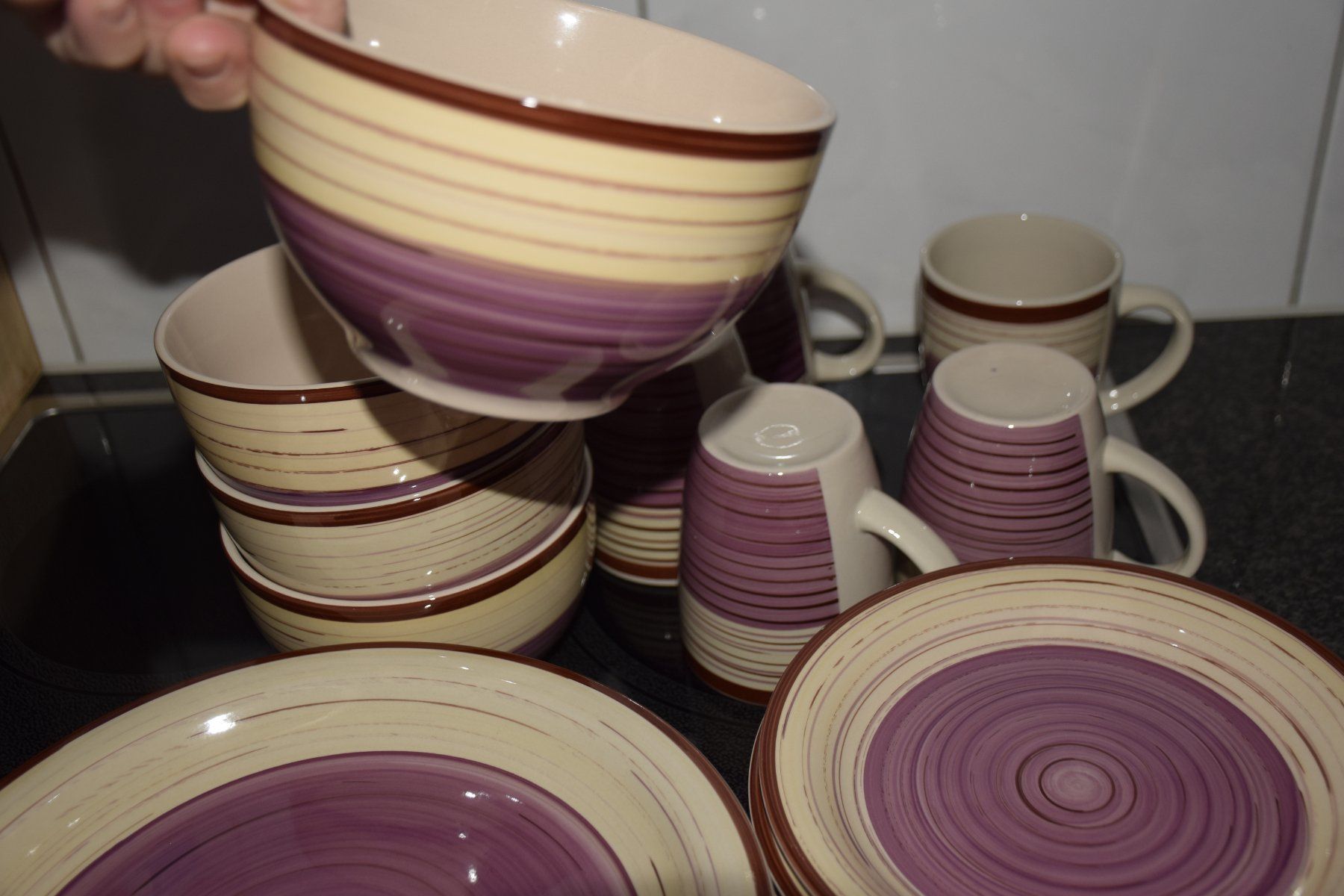 Geschirrsets: Elegantes Geschirr-Set,  lila-beige – Gebraucht aus Wetzikon ZH von Wetzicardo25 7