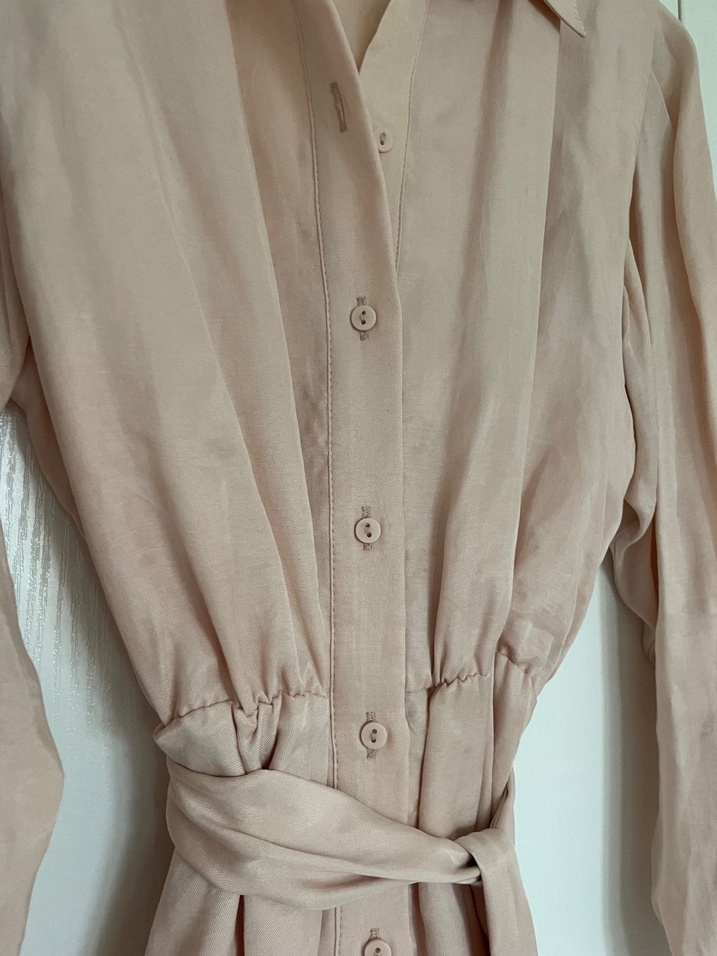 Zara Vestiti: Robe chemise satinée neuve, taille S – Nuovo (secondo la descrizione) da Châtelaine venduto da nan_j75j 4