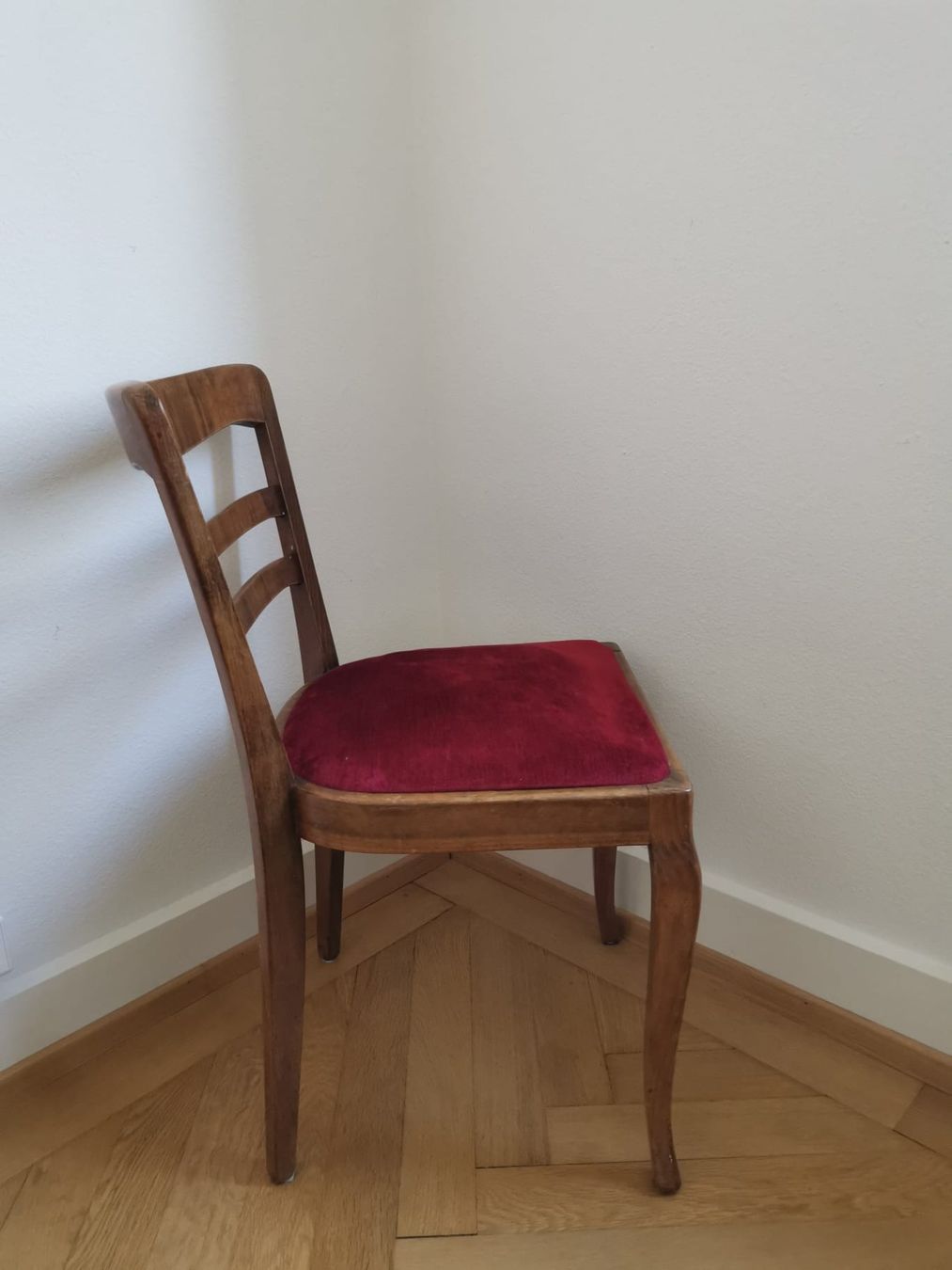 Stühle: Holzstuhl x1 – Gebraucht aus Zürich von Valouche 1