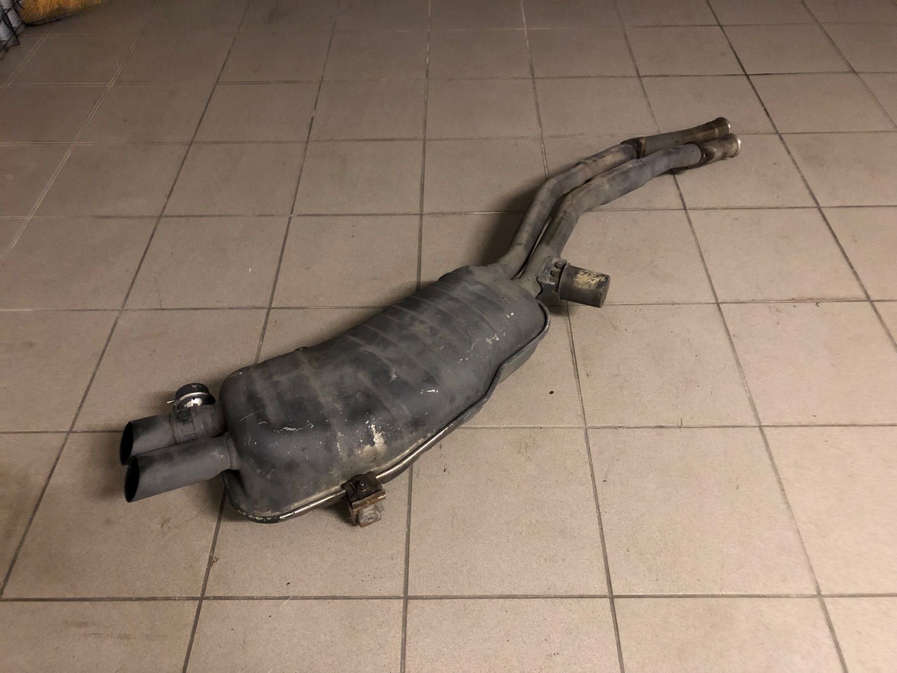 Sistemi di scarico: BMW e36 328i Original Endschalldämpfer – Usato da Meisterschwanden venduto da Yuecel 1