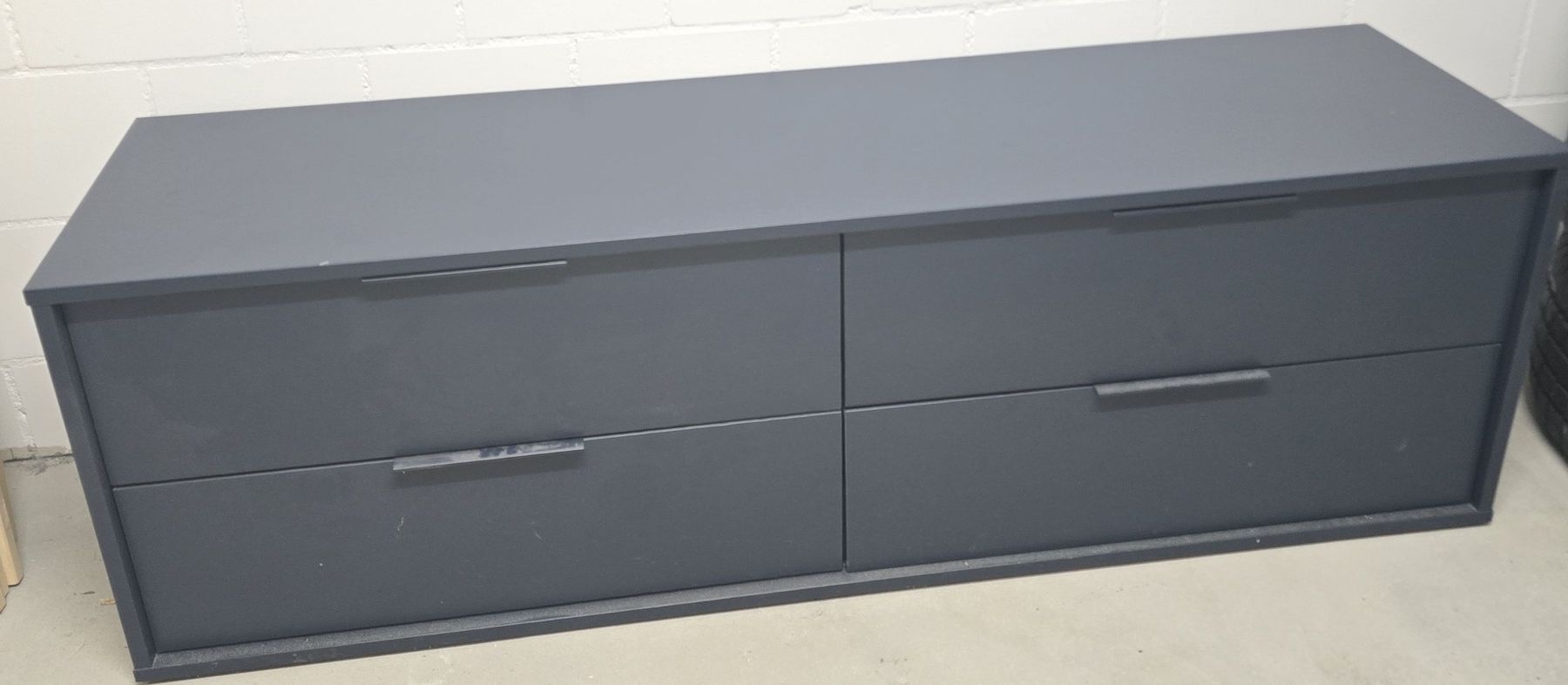 Ikea TV Möbel: Sideboard mit 4 Schubladen dunkelblau – Gebraucht aus Meinisberg von Madermi