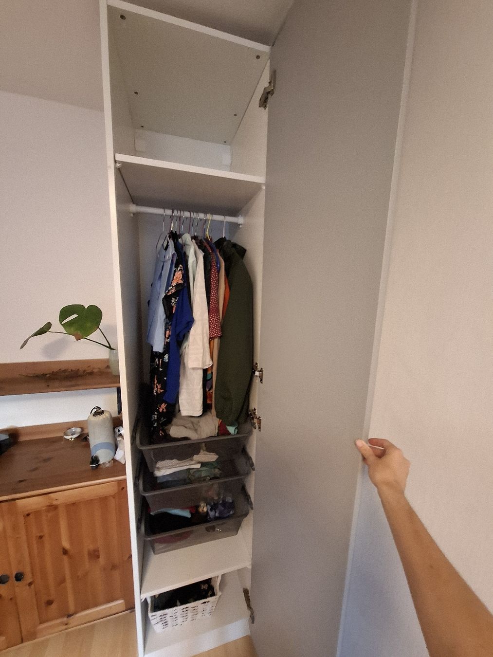 Porte manteau: cupboard with mirror – D'occasion à Schlieren par cel_8kzw 1