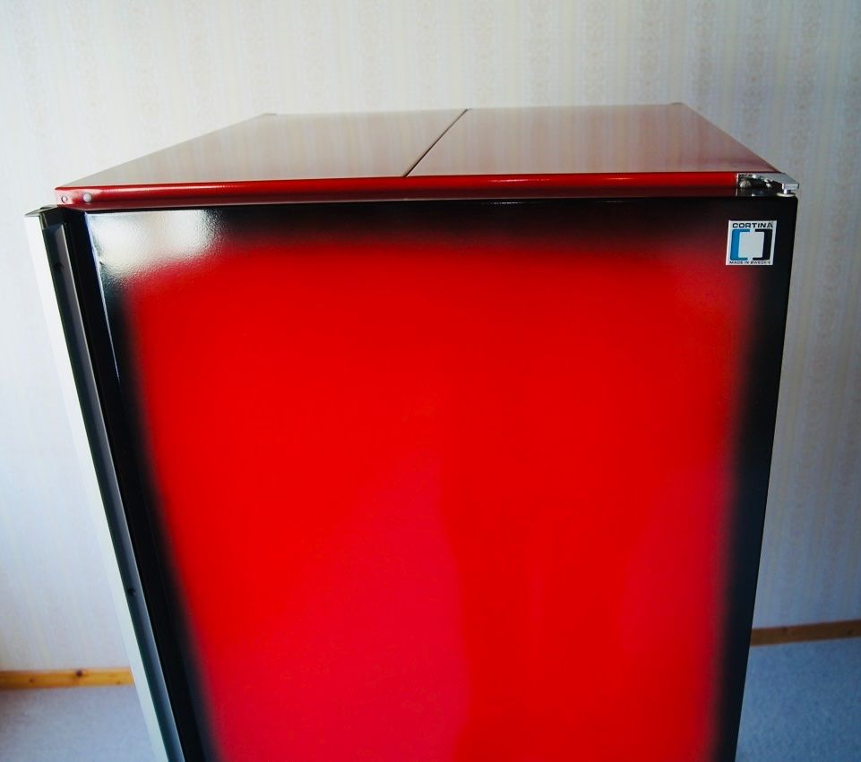 Armadi: Geschenk als Barschrank oder Sommerparty oder Glace- Schrank – Usato da Jonschwil venduto da zni_65m7 2