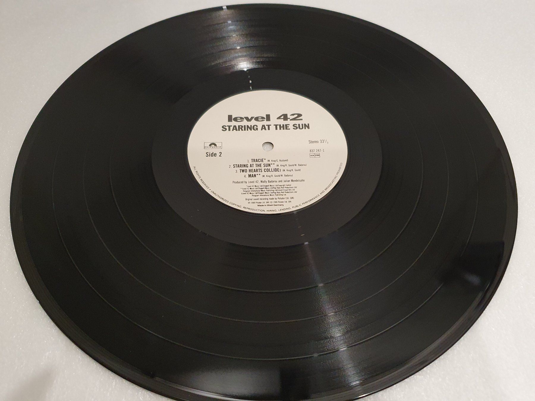 Dischi in vinile: Level 42 – Staring At The Sun – Usato da Uster venduto da Vinyl-Leidenschaft 6