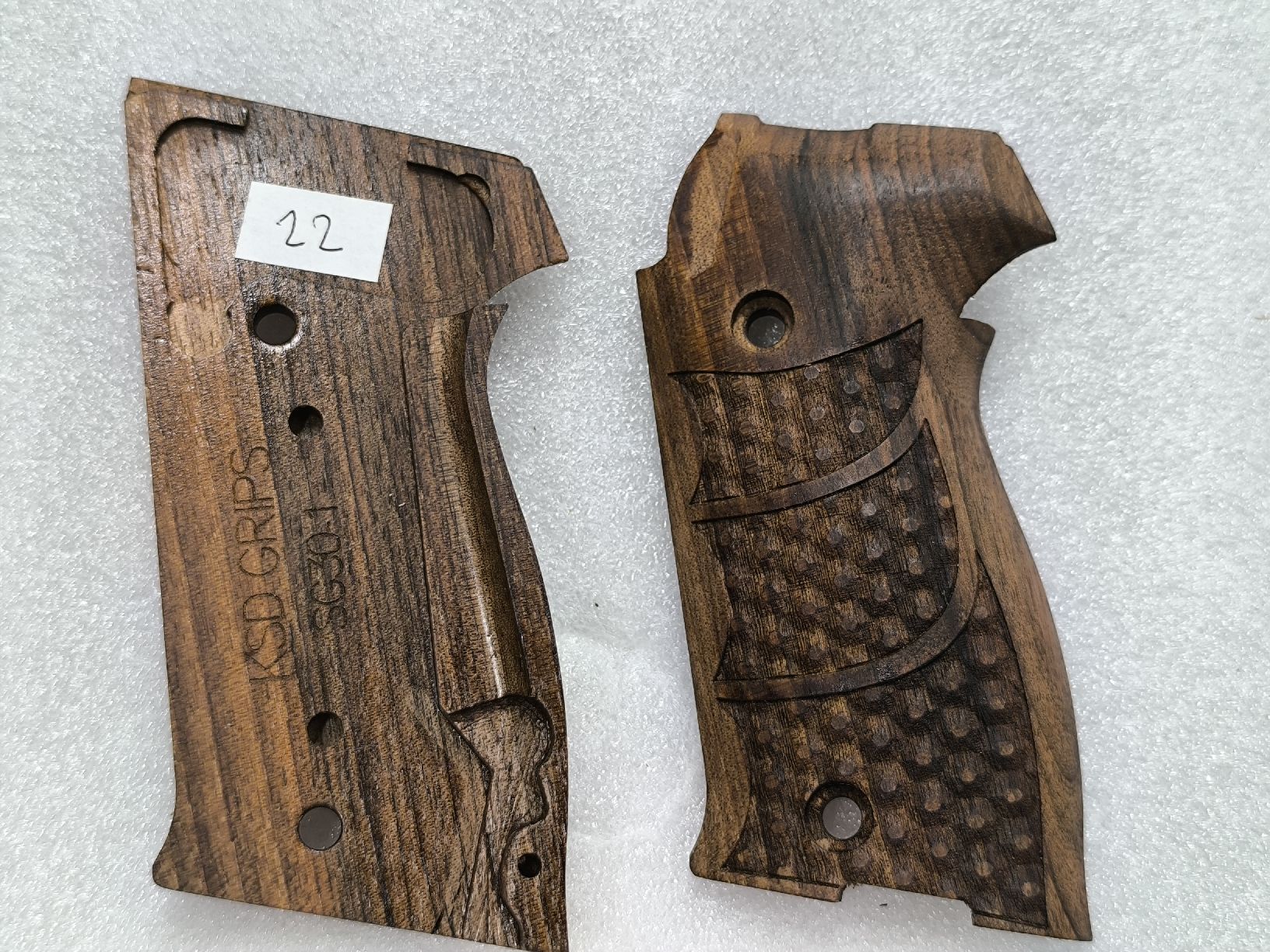 Sig Sauer Tiro a segno: Griffschalen Sig Sauer 220  ( 22 ) – Nuovo (secondo la descrizione) da Cama venduto da anto_a