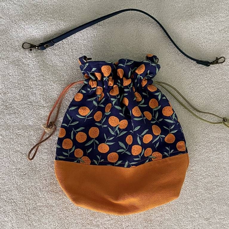 Borse da donna: Orange/Blaue Beuteltasche – Nuovo (secondo la descrizione) da Berikon venduto da nao_5qbr 1