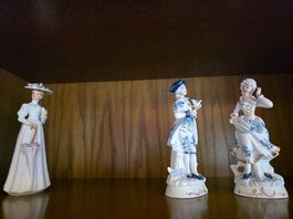 Lot de 3 statuettes/figurines en porcelaine