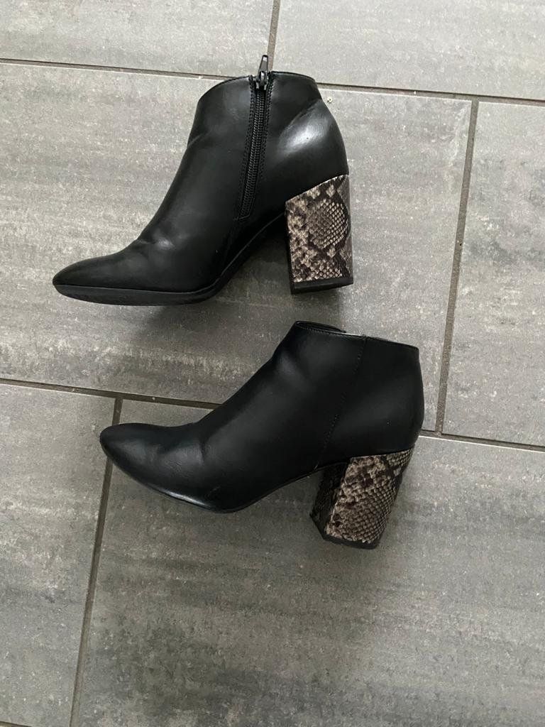 Scarpe da donna: Stiefeletten Gr. 41 – Usato da Thalwil venduto da Briscolina