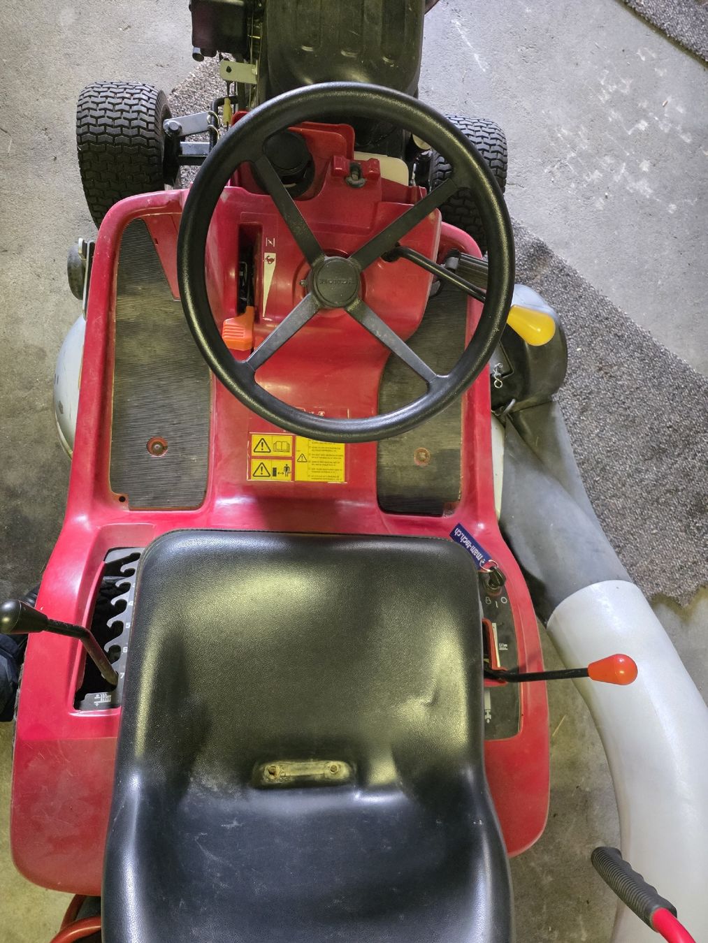 Honda Tagliaerba: Honda Rasenaufsitzmäher – Usato da Wildegg venduto da Herrscht 5