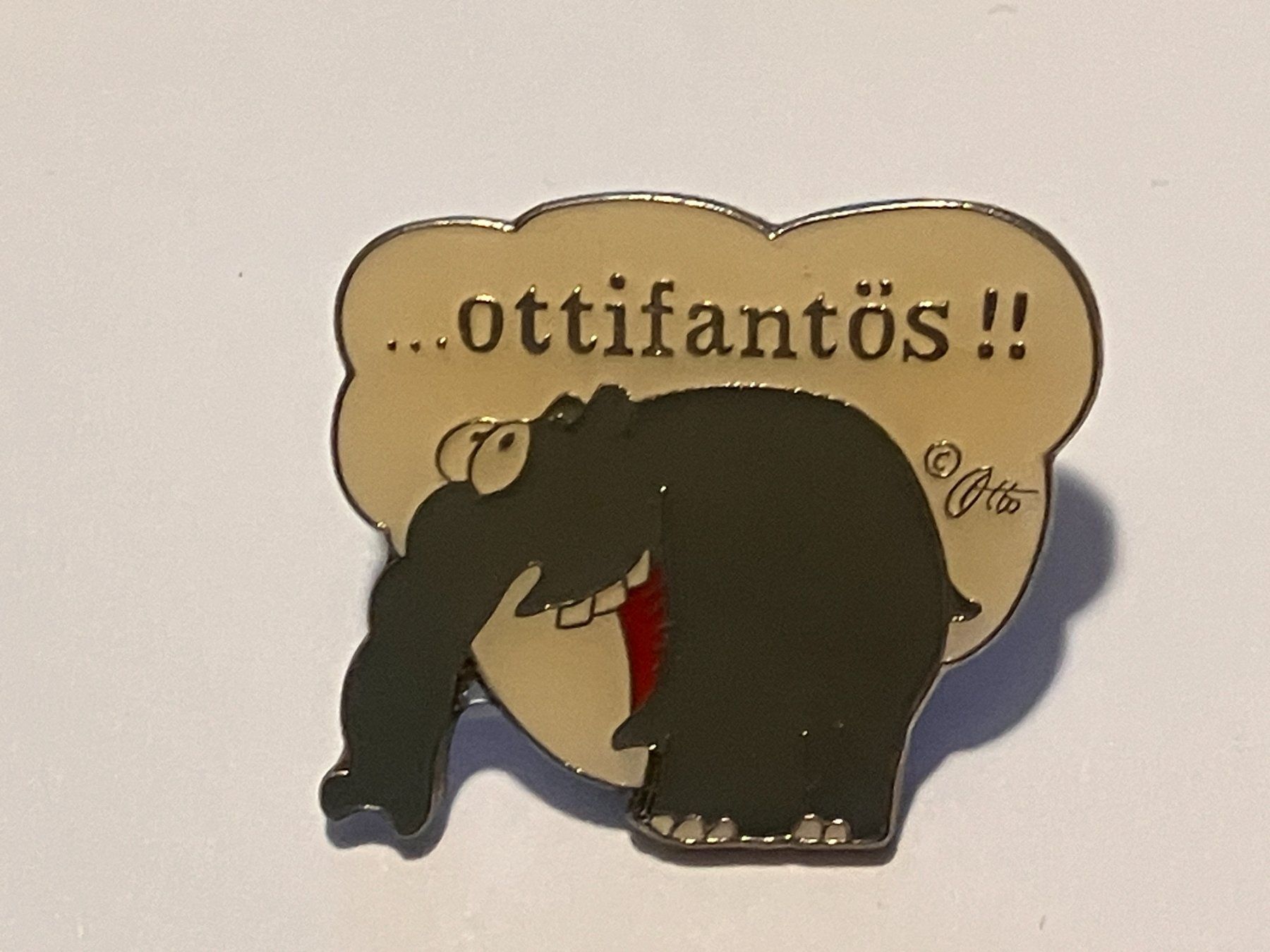 Placchette & Badge: 1 Pin Ottifantös – Usato da Basel venduto da djwwpp